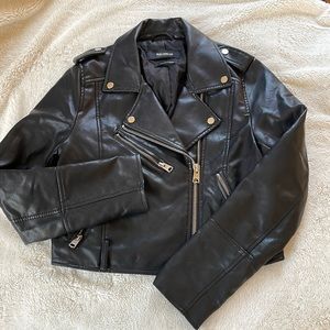 Pull&Bear Outwear Faux Leather jacket with many zippers in great condition